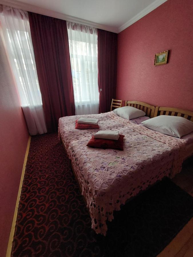 Lela Rezo Guesthouse Kazbegi Exterior foto