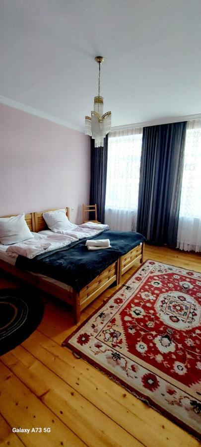 Lela Rezo Guesthouse Kazbegi Exterior foto