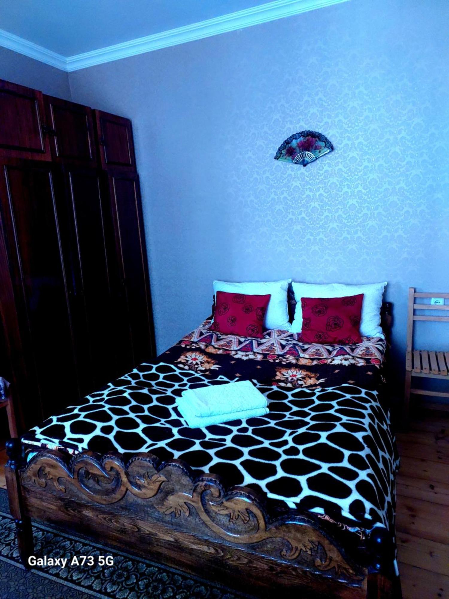 Lela Rezo Guesthouse Kazbegi Exterior foto